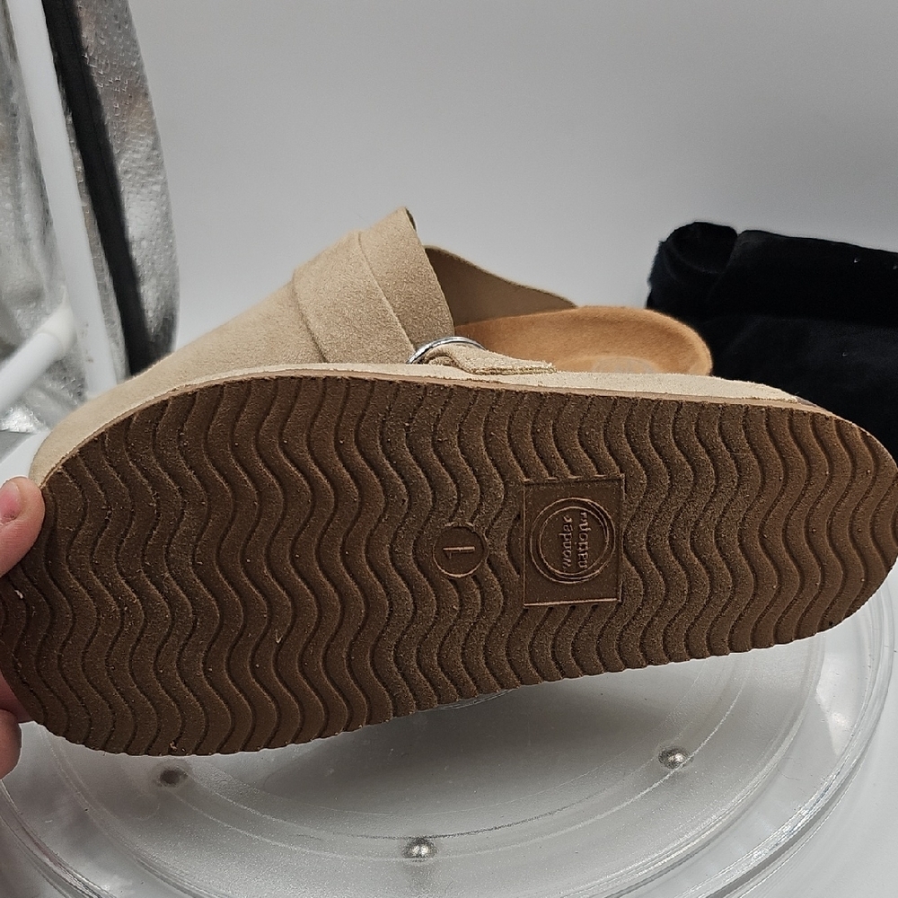 C Wonder Nation Tan Kids Slippers - Picture 11 of 12